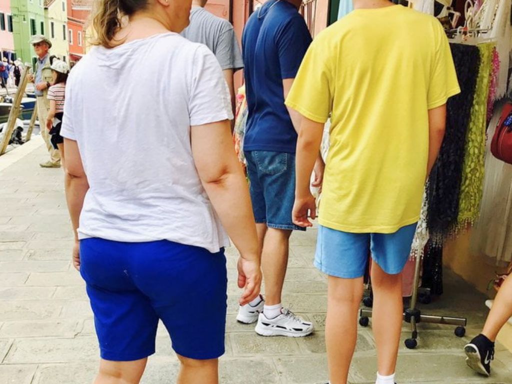 tourists wearing shorts in europe