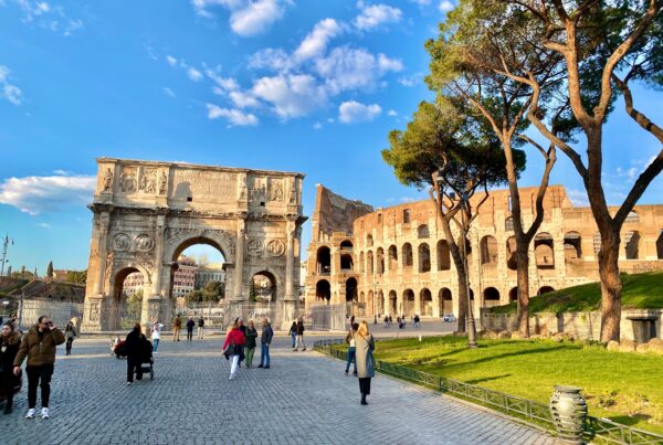do as the romans do piazza del colosseo
