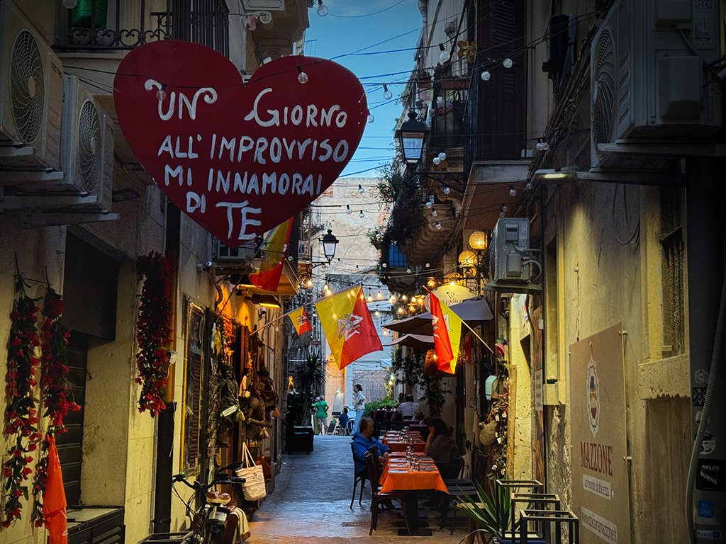 a day in siracusa and ortigia sicily back streets