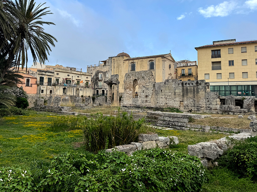 ortigia sicily temple of apollo ruins