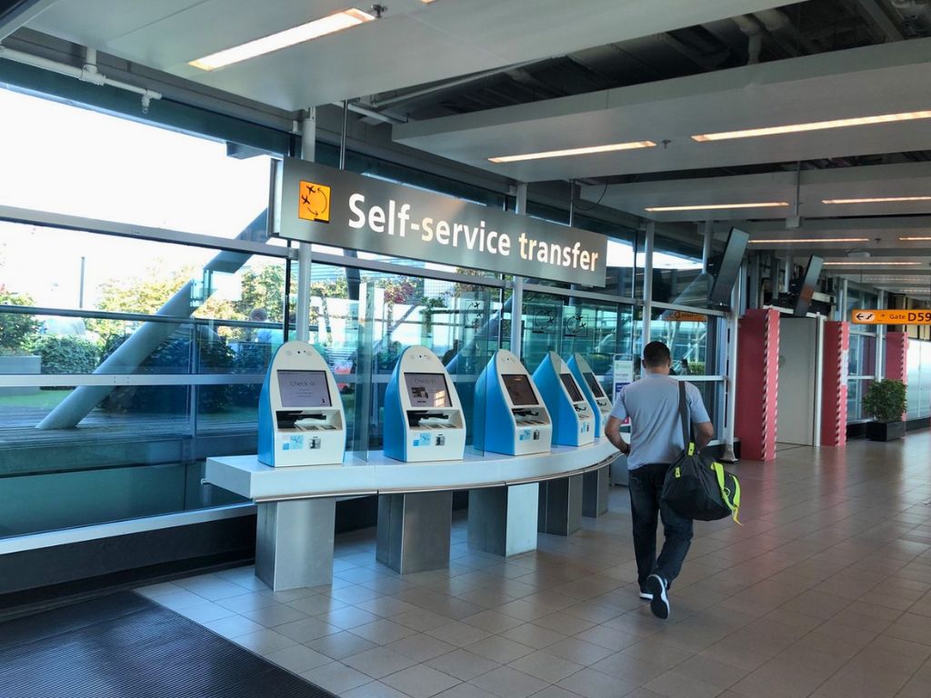 airport transfer desk