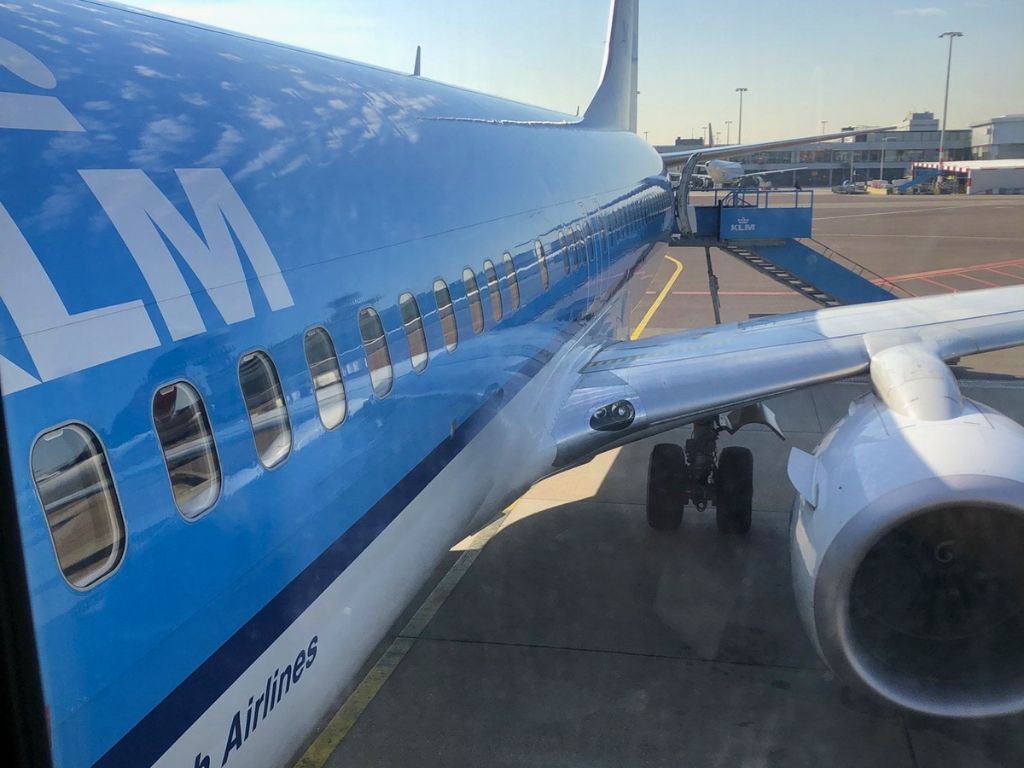 essential tips for long fights side view of plane