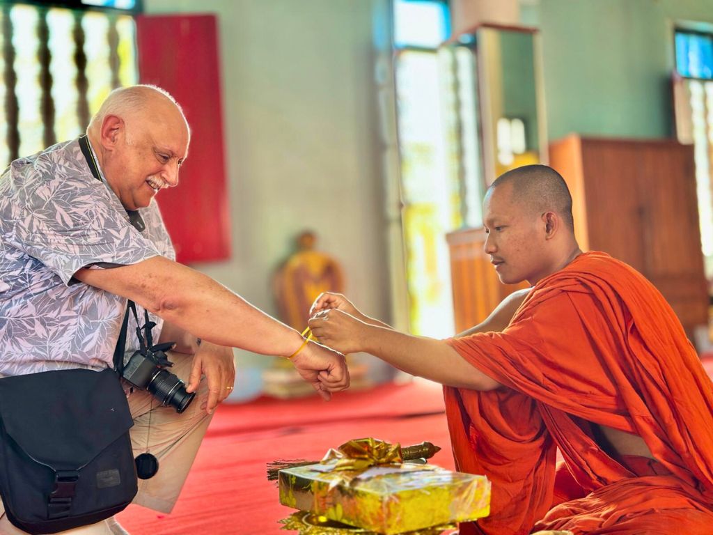 cambodia buddhist temple visit 