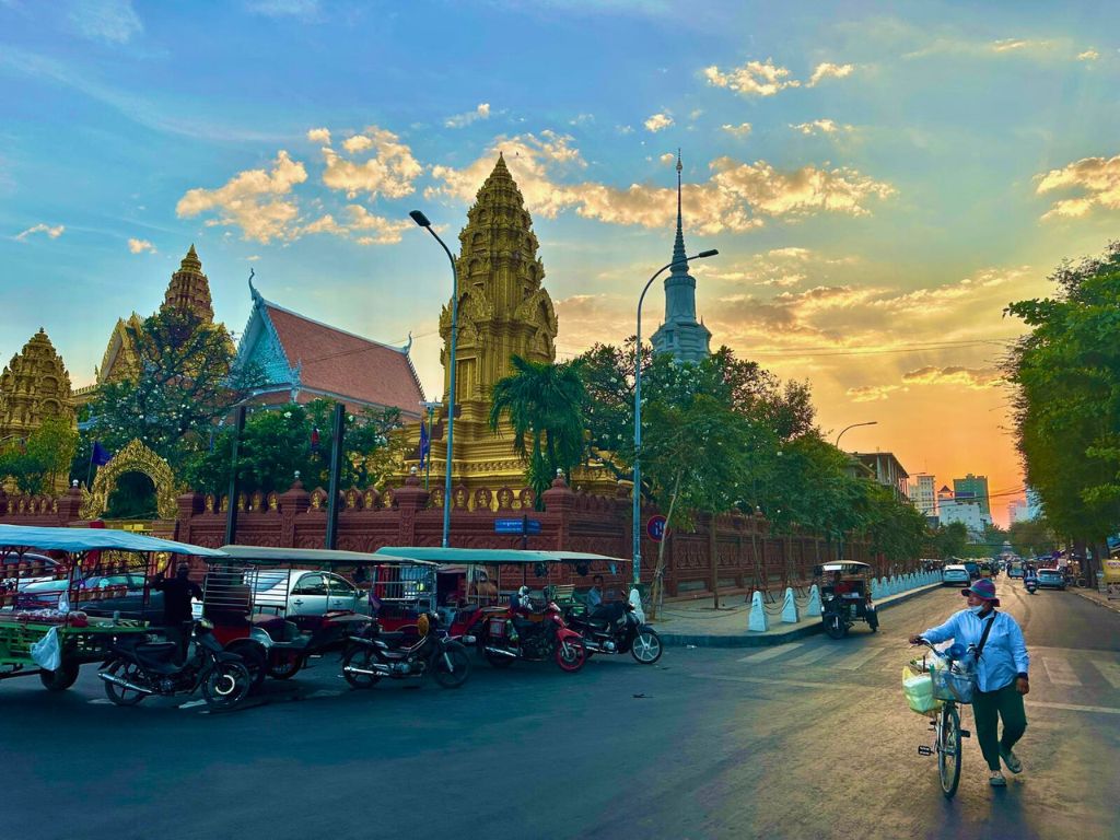 quiet streets of phnom penh