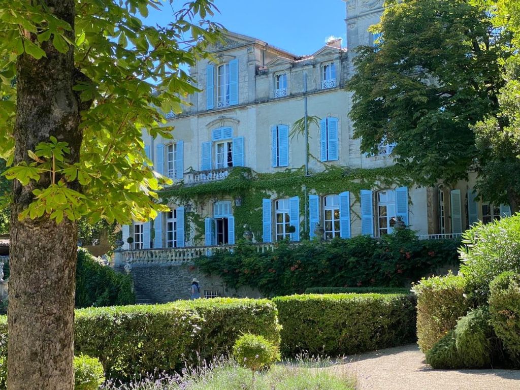 provence vs french riviera Château de Varenne exterior