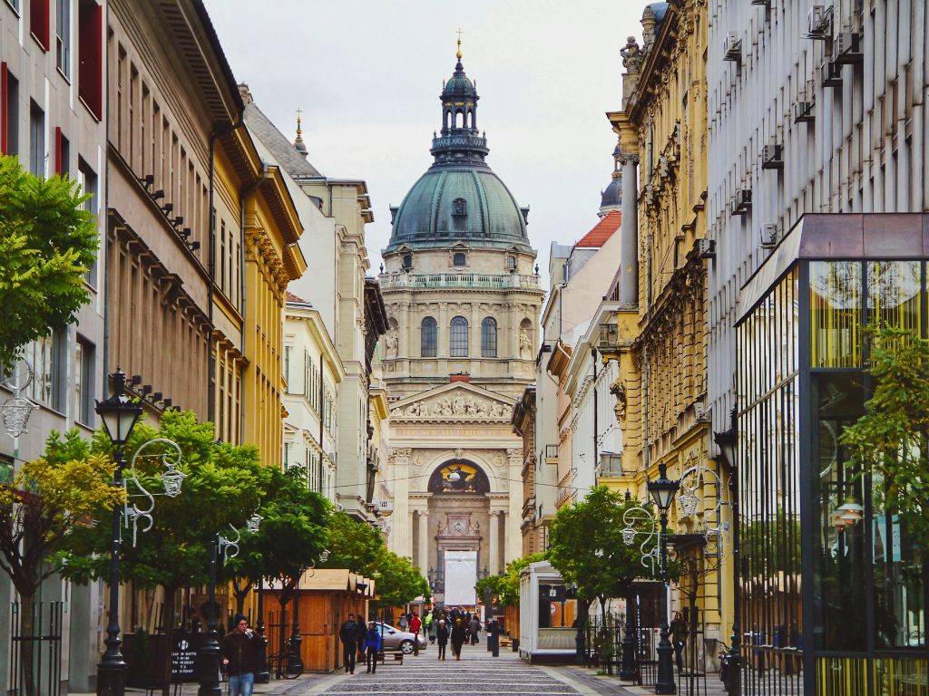 best time to visit budapest st stephens basilica