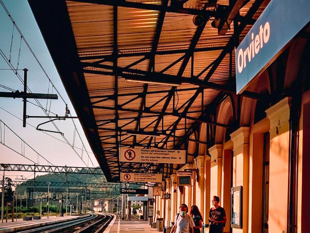 orvieto train station platform